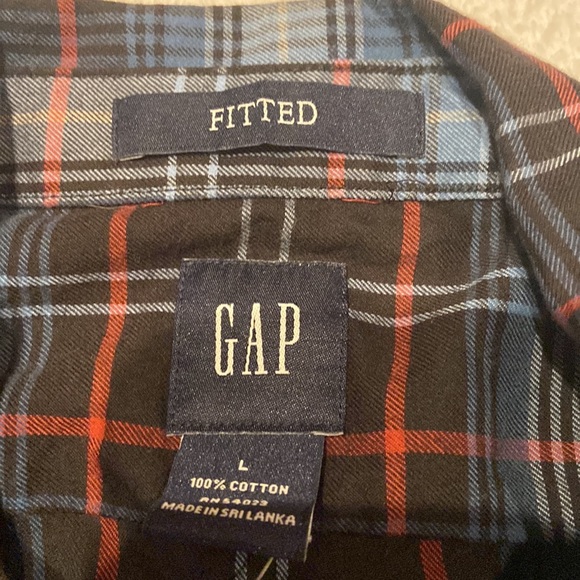 NWT GAP Size Large Fitted Plaid Button Down Shirt 100% Cotton - Picture 2 of 6